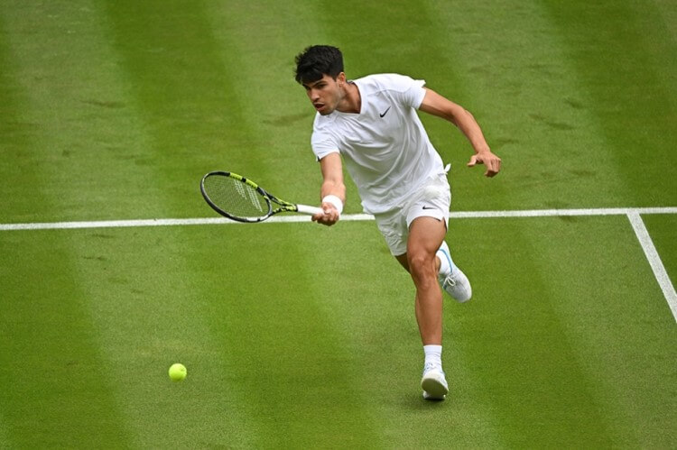 Carlos Alcaraz hace historia con su segundo triunfo en Wimbledon ante Djokovic