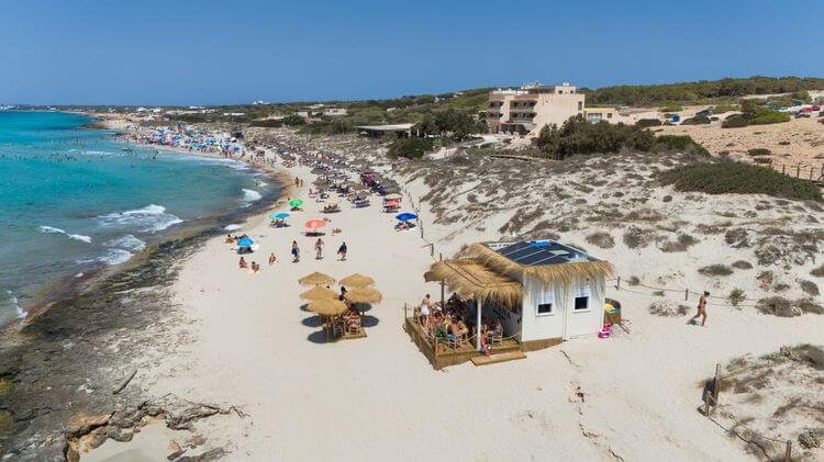 LOS CHIRINGUITOS DE PLAYA EN FORMENTERA