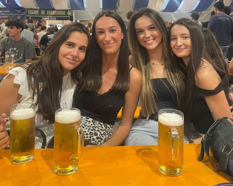 Oktoberfest Chicas