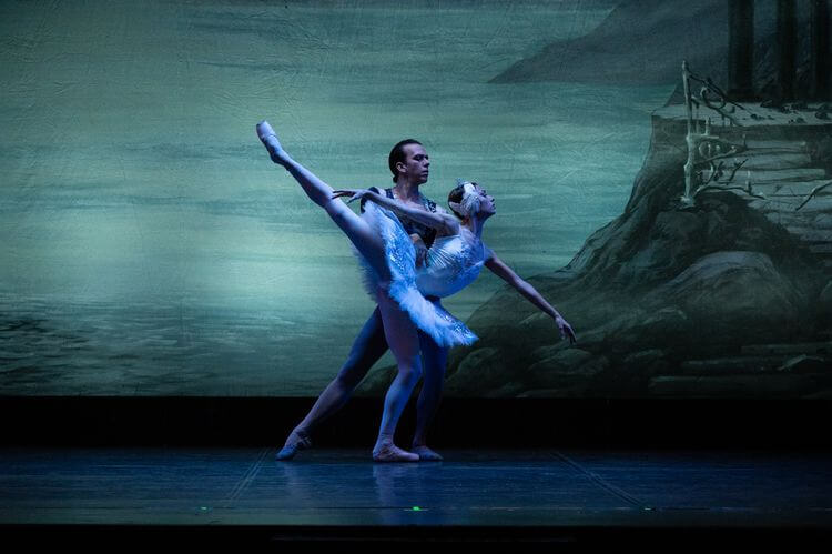EL LAGO DE LOS CISNES DEL BALLET DE KIEV EL LAGO DE LOS CISNES DEL BALLET DE KIEV