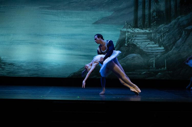 EL LAGO DE LOS CISNES DEL BALLET DE KIEV EL LAGO DE LOS CISNES DEL BALLET DE KIEV
