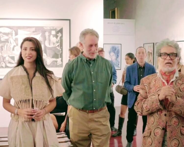 Juliana Plexxo, Ron Silver y Rodrigo, galerista de Salomon Arts Gallery