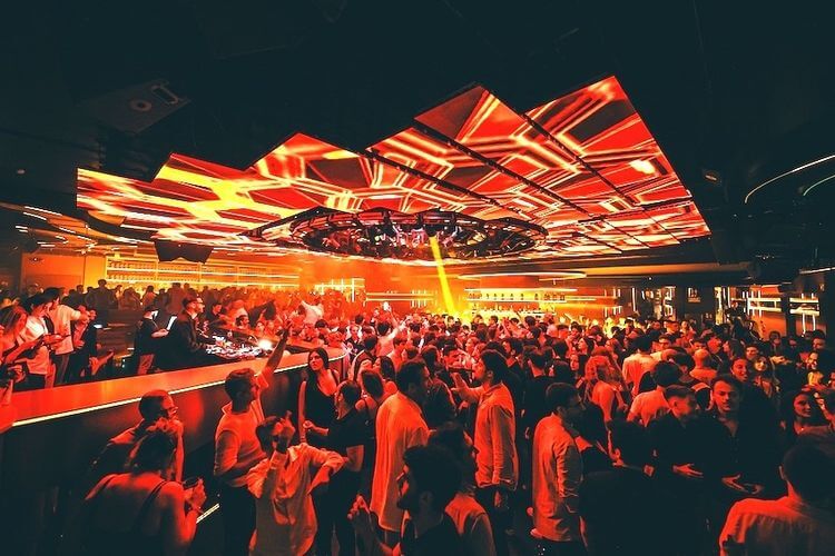 Sutton Barcelona Clubbing Sutton Barcelona Clubbing
