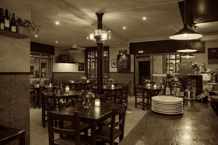 Casa Pages, bares históricos del barrio de Gracia (Barcelona)