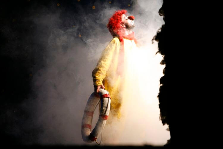 Slava_Snowshow Yellow in fog by Andrea Lopez