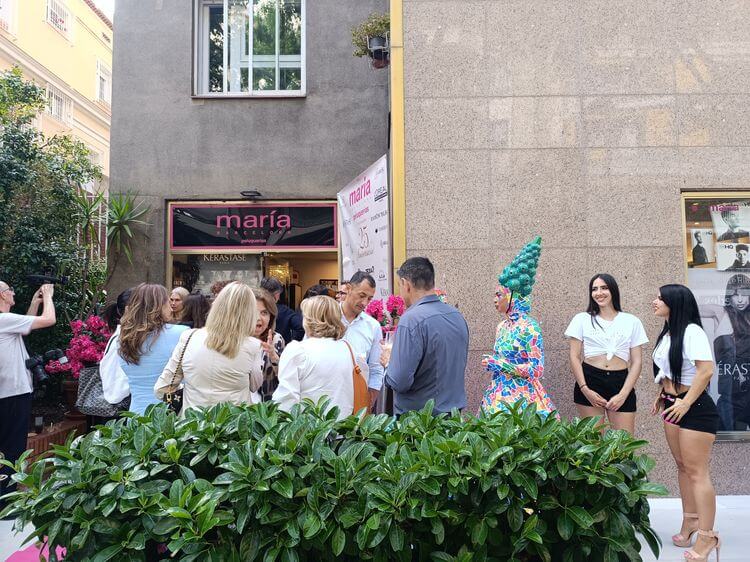 María López celebra el aniversario del emblemático Salón de Belleza Bonanova María López celebra el aniversario del emblemático Salón de Belleza Bonanova