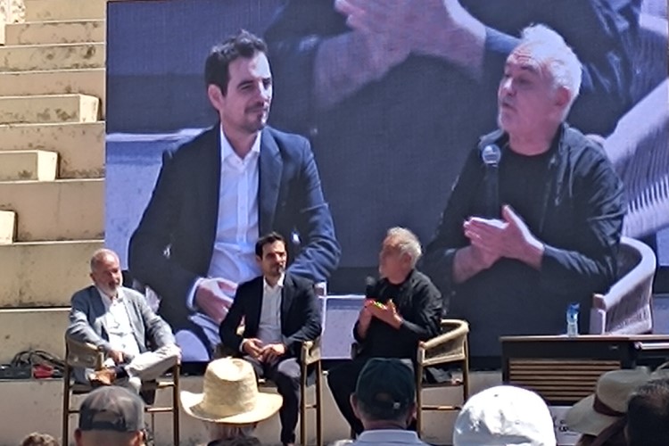 Ferran Adrià recibe su estrella en el Paseo de la Fama de Castelldefels Ferran Adrià recibe su estrella en el Paseo de la Fama de Castelldefels