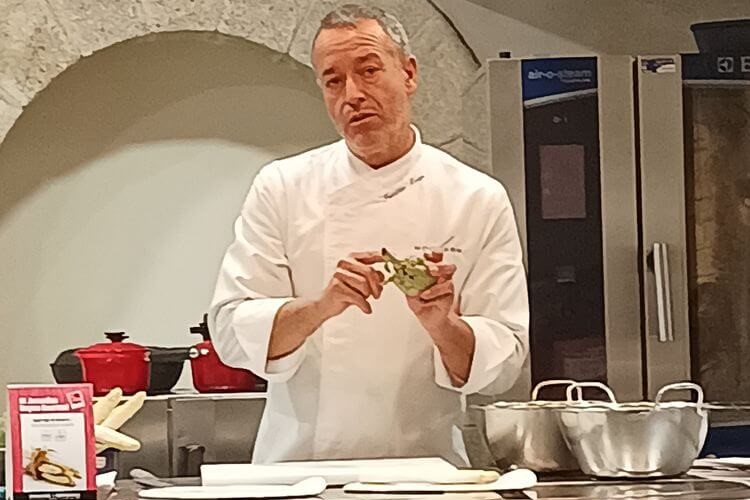 Faustino Monje (chef de la Escuela Hofmann) Faustino Monje (chef de la Escuela Hofmann)