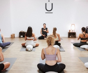 UNE Yoga, un concepto único que combina yoga, barre y movimiento consciente