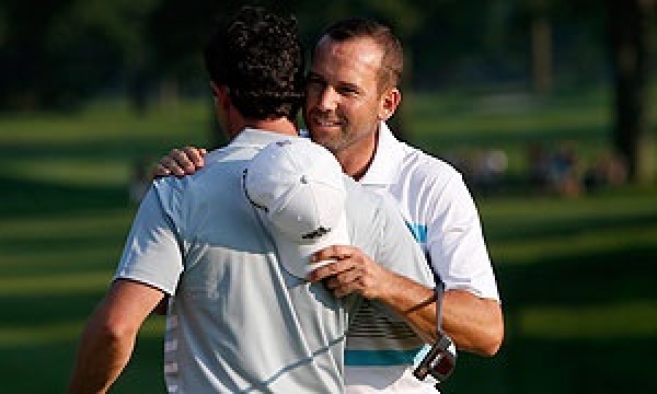 Sergio García felicita a Rory McIlroy