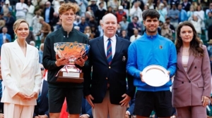 Carlos Alcaraz pierde el trono de Montecarlo ante Jannik Sinner