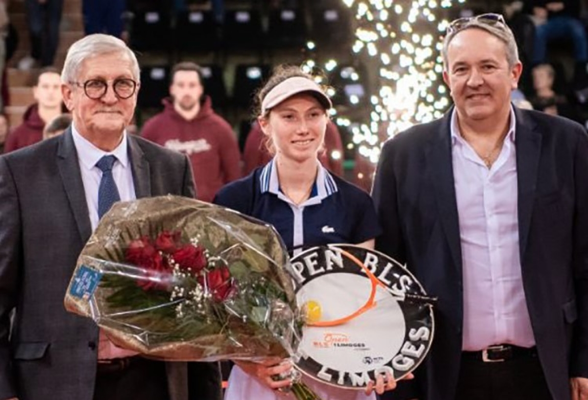 Cristina Bucsa conquista el torneo WTA 125 de Limoges en individual y en dobles
