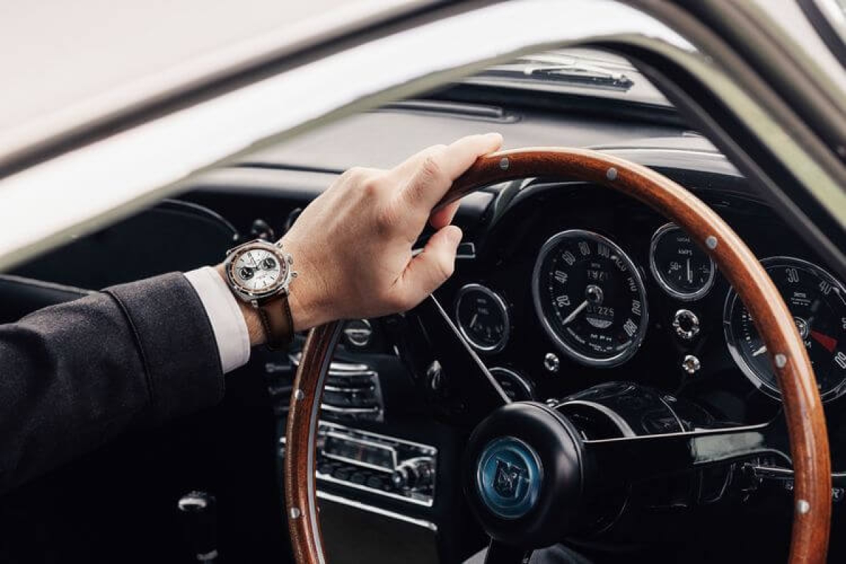 Breitling Top Time B01 Chronograph 41 Tribute to Aston Martin DB5