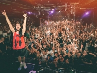 STEVE AOKI TRAE SU ELECTRIZANTE SHOW A WEDJ&#039;S OPIUM BARCELONA