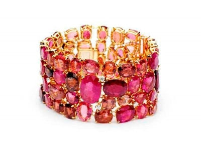 RABAT. Pulsera esclava de oro amarillo con turmalinas rosas y brillantes blancos 